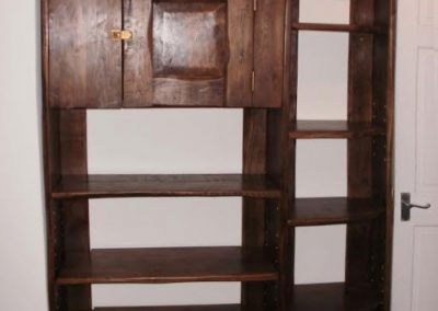 walnut-wall-fitted-bookshelves